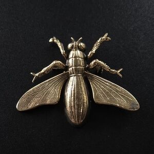 Yochi Ny Bee Brooch